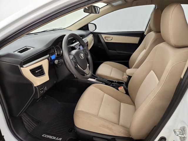 Photo of 2015 White Toyota Corolla