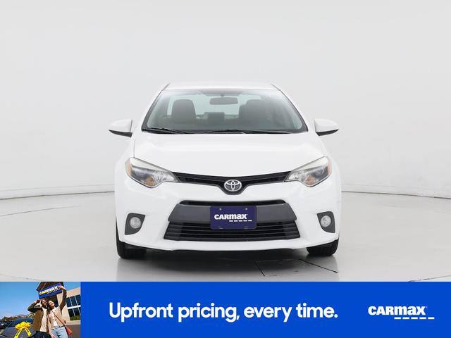 Photo of 2015 White Toyota Corolla