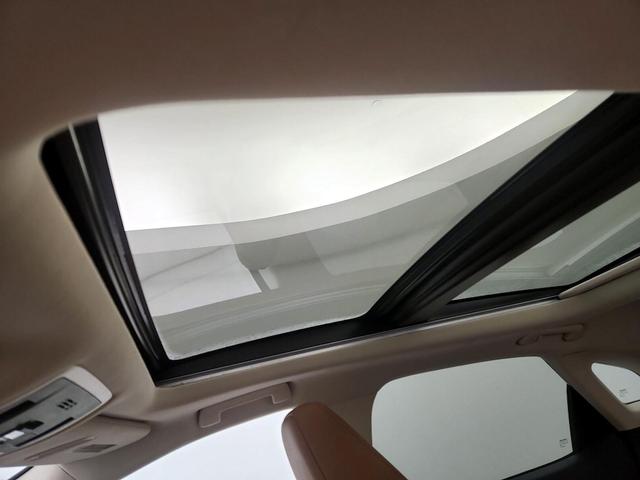 Photo of 2022 Green Lexus RX 350