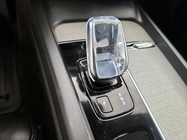 Photo of 2022 Pearl Volvo S60
