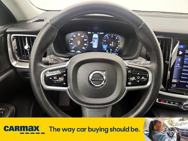 Photo of 2022 Pearl Volvo S60