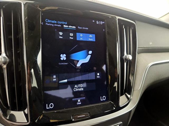 Photo of 2022 Pearl Volvo S60