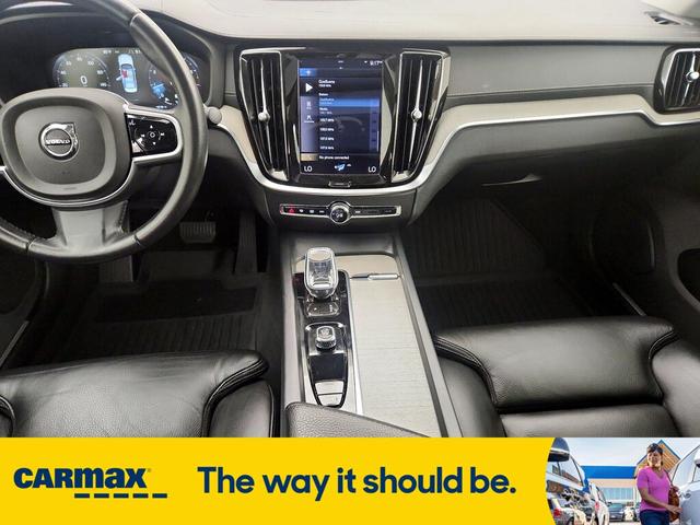 Photo of 2022 Pearl Volvo S60