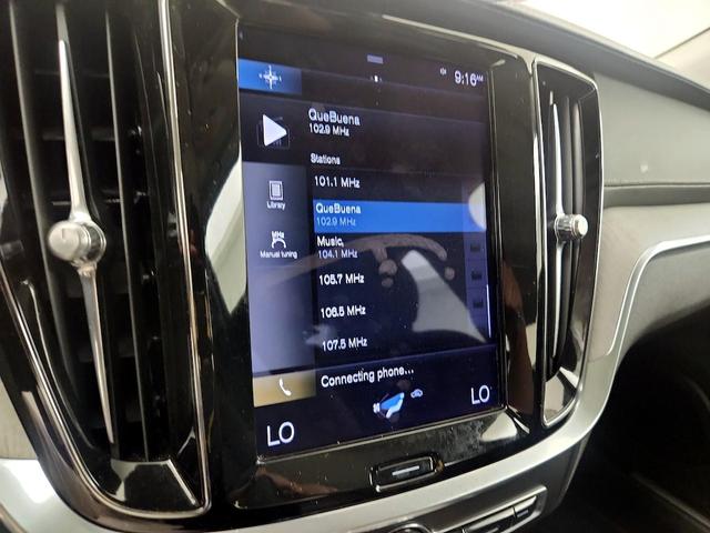 Photo of 2022 Pearl Volvo S60