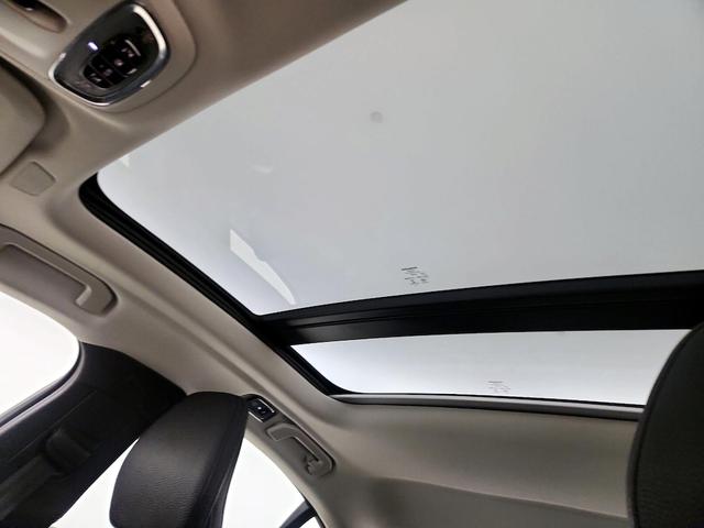 Photo of 2022 Pearl Volvo S60