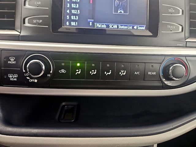 Photo of 2019 Blue Toyota Highlander