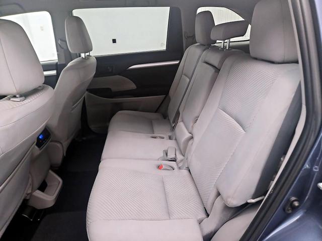 Photo of 2019 Blue Toyota Highlander