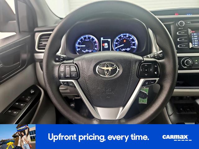 Photo of 2019 Blue Toyota Highlander