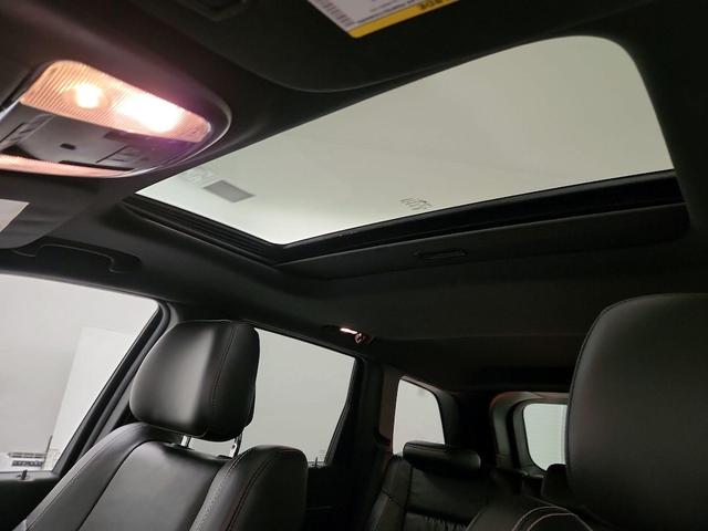 Photo of 2015 Black Jeep Grand Cherokee