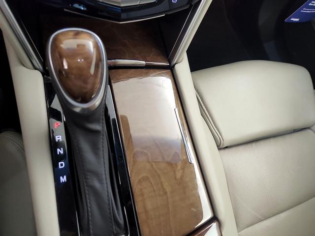 Photo of 2019 White Cadillac XTS