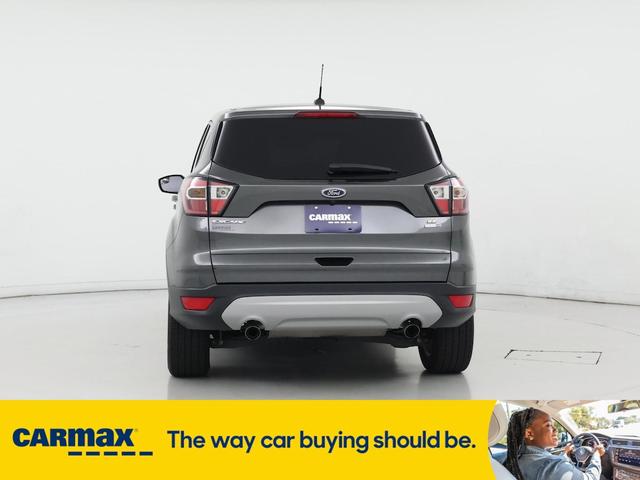 Photo of 2017 Gray Ford Escape