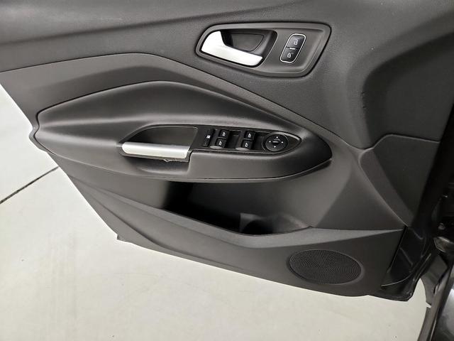 Photo of 2017 Gray Ford Escape