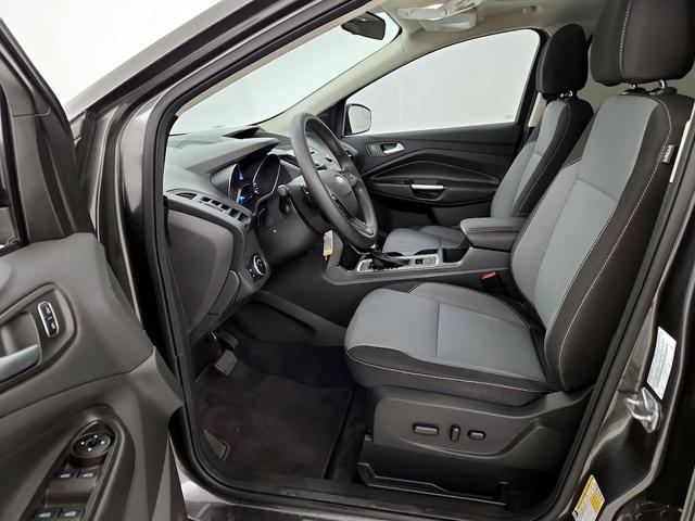 Photo of 2017 Gray Ford Escape