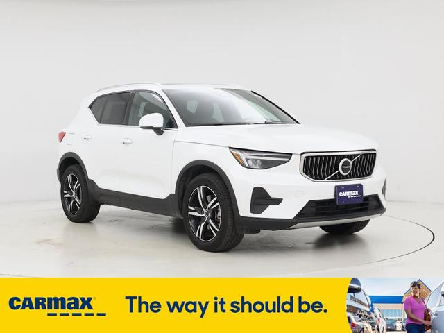 2025 Volvo XC40