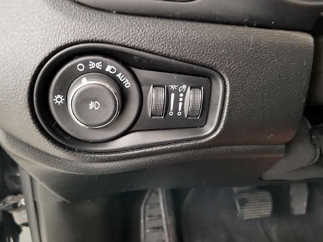 Photo of 2020 Black Jeep Renegade