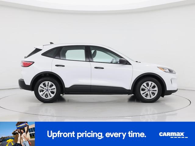 Photo of 2022 White Ford Escape