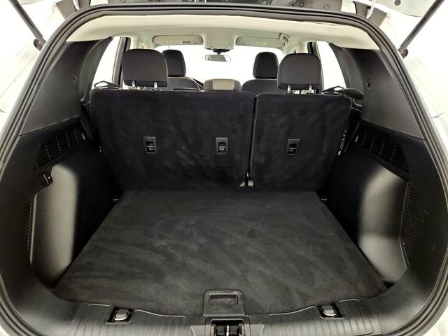 Photo of 2022 White Ford Escape
