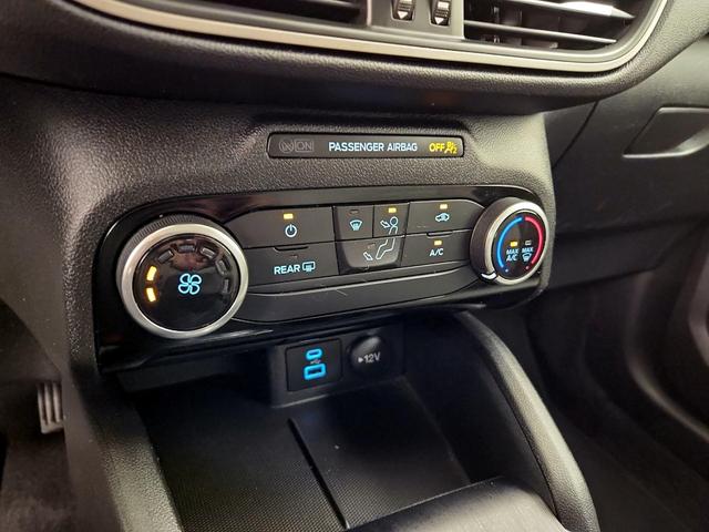 Photo of 2022 White Ford Escape