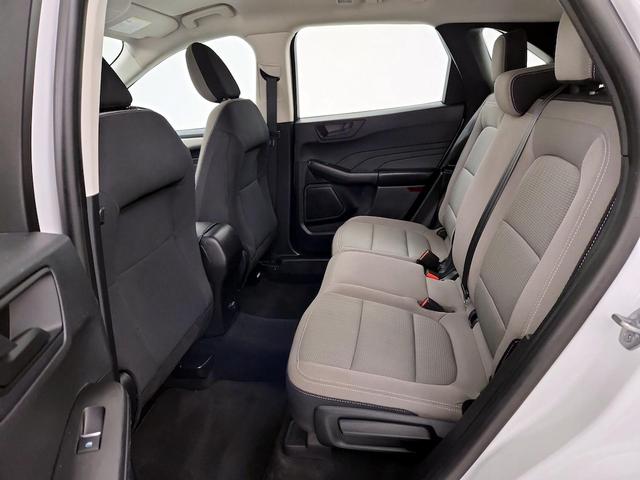 Photo of 2022 White Ford Escape