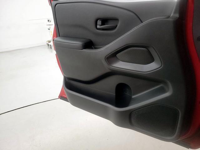 Photo of 2022 Red Nissan Frontier