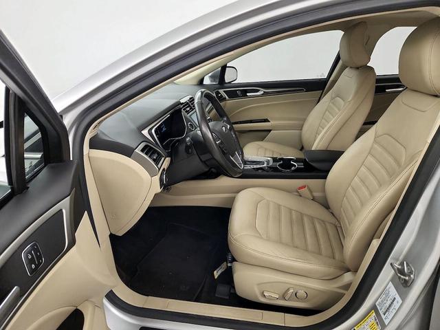 Photo of 2015 Silver Ford Fusion Energi