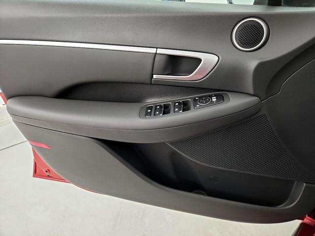 Photo of 2021 Red Hyundai SONATA