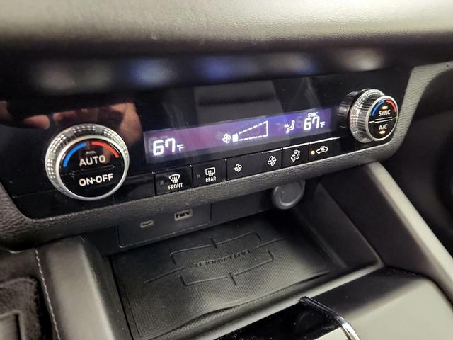 Photo of 2023 Black Mitsubishi Outlander