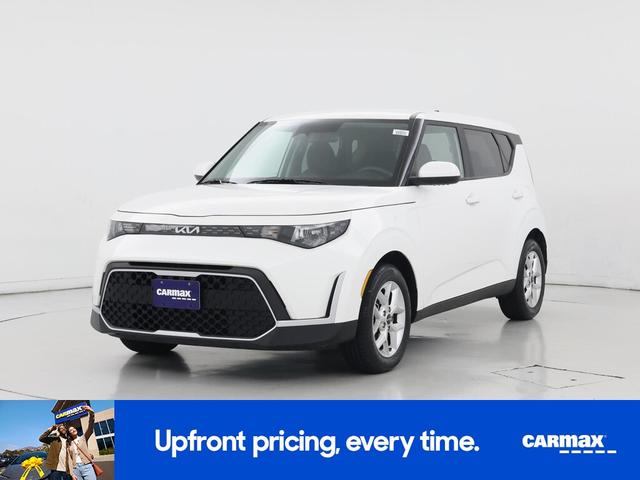 Photo of 2023 White Kia Soul