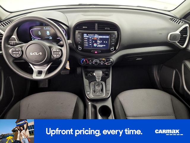 Photo of 2023 White Kia Soul