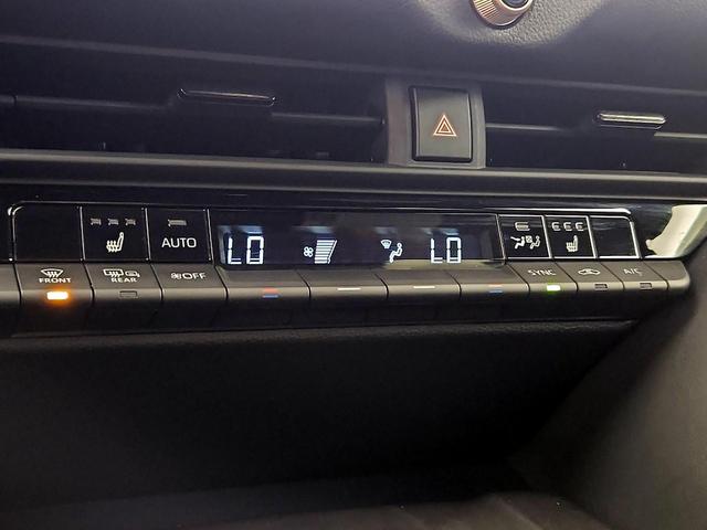 Photo of 2023 White Toyota Crown