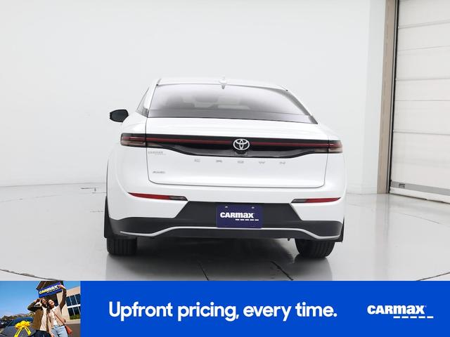 Photo of 2023 White Toyota Crown