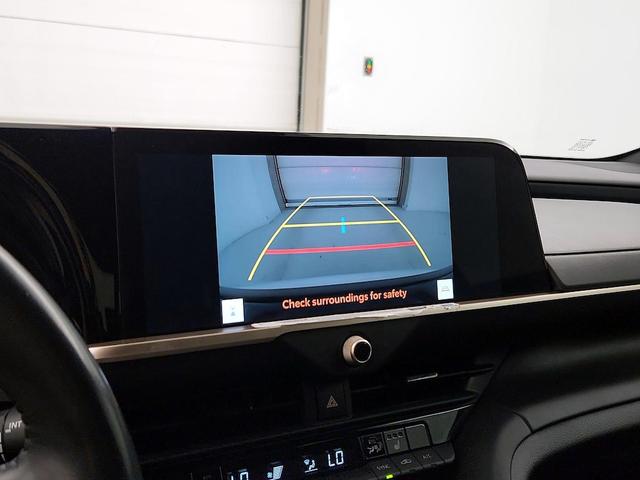 Photo of 2023 White Toyota Crown