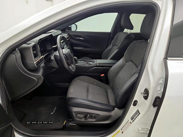 Photo of 2023 White Toyota Crown