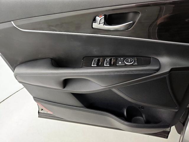 Photo of 2019 Gray Kia Sorento