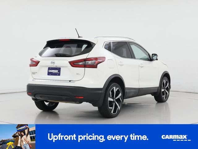 Photo of 2020 White Nissan Rogue Sport
