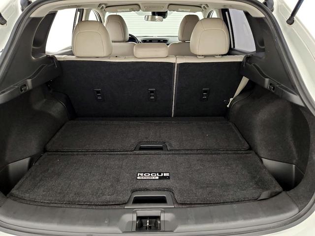 Photo of 2020 White Nissan Rogue Sport
