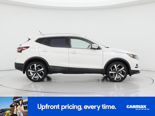 Photo of 2020 White Nissan Rogue Sport