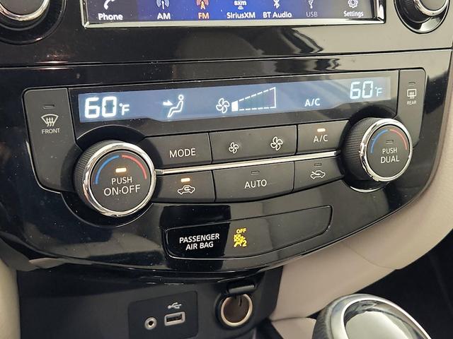 Photo of 2020 White Nissan Rogue Sport