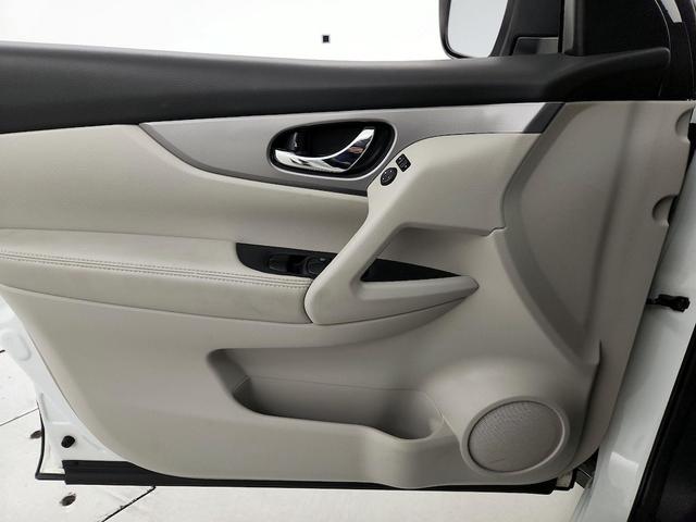 Photo of 2020 White Nissan Rogue Sport