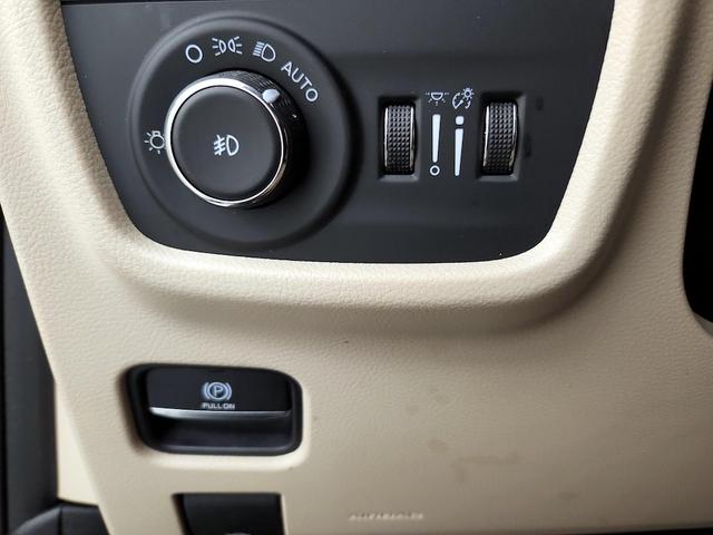 Photo of 2022 Black Jeep Grand Cherokee