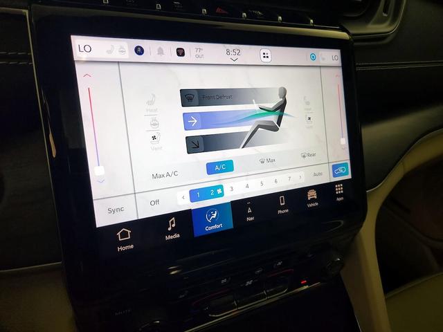 Photo of 2022 Black Jeep Grand Cherokee
