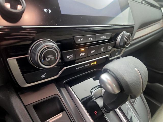 Photo of 2022 White Honda CR-V