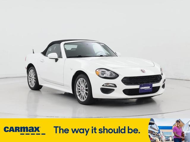 Photo of 2017 White FIAT 124 Spider