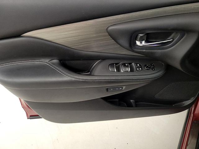 Photo of 2015 Red Nissan Murano