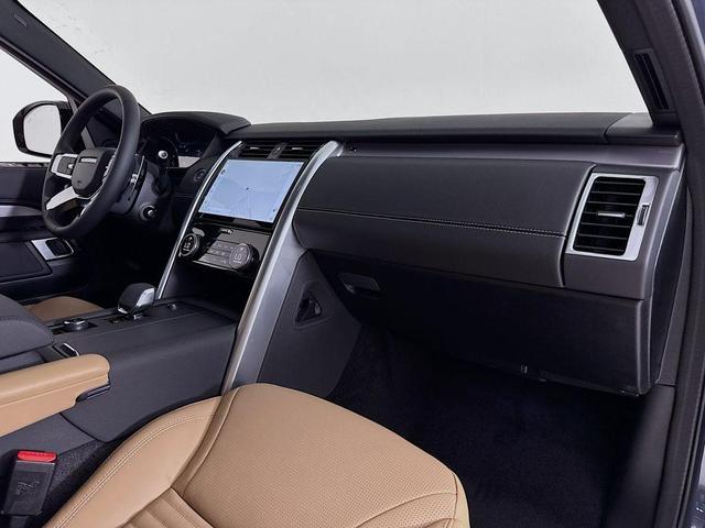 Photo of 2025 Varesine Blue Land Rover Discovery