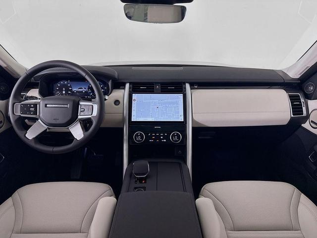 Photo of 2025 Eiger Grey Land Rover Discovery