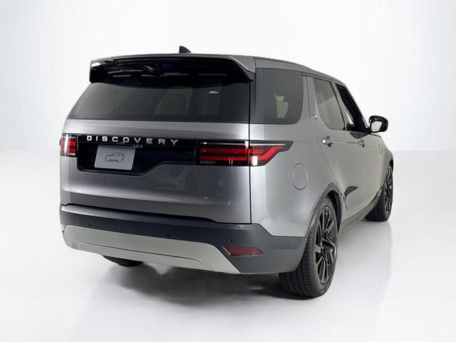Photo of 2025 Eiger Grey Land Rover Discovery