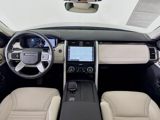 Photo of 2024 Santorini Black Land Rover Discovery