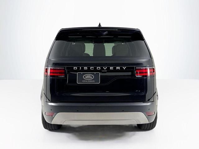 Photo of 2024 Santorini Black Land Rover Discovery