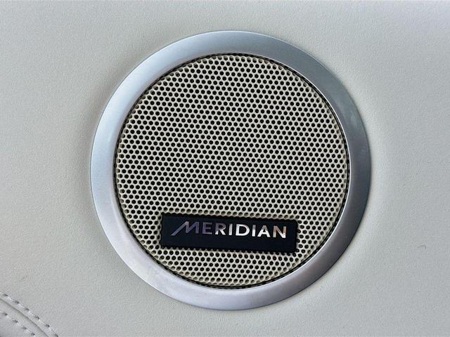 Photo of 2024 Santorini Black Land Rover Discovery